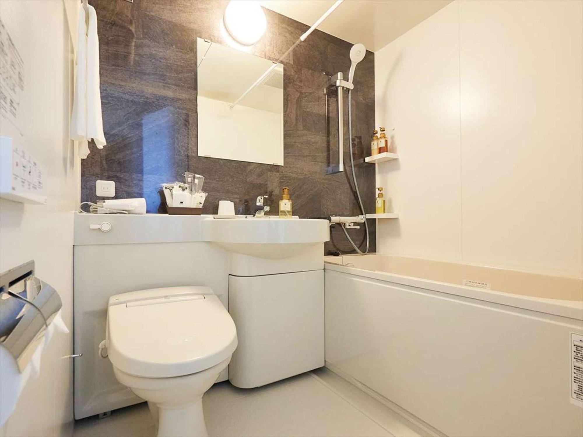 Henn Na Komatsu Ekimae 4* โคมัตสึ